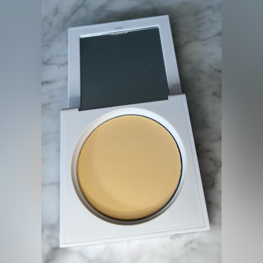 Ofra Cosmetics PRESSED BANANA POWDER 10G